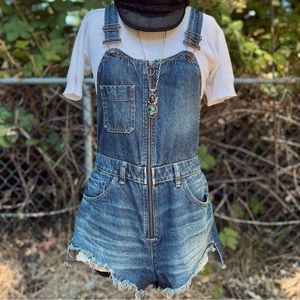 WE THE FREE DISTRESSED SHORTALS